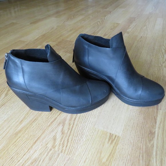 Eileen Fisher Women’s Black Leather Criss Cross Ankle Boots Clogs 7.5 - Picture 2 of 12